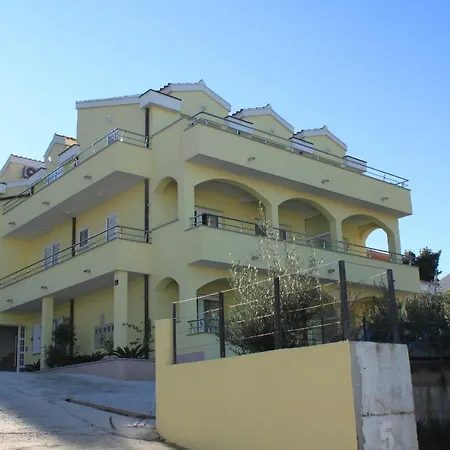 Family Friendly With A Swimming Pool Okrug Gornji, Ciovo - 10401 Apartament *