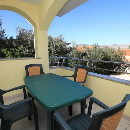 Family Friendly With A Swimming Pool Okrug Gornji, Ciovo - 10401 Apartament