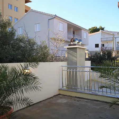 Family Friendly With A Swimming Pool Okrug Gornji, Ciovo - 10401 * Trogir