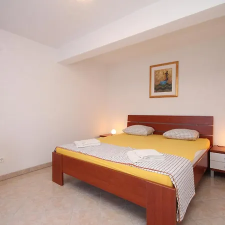 Apartament Family Friendly With A Swimming Pool Okrug Gornji, Ciovo - 10401