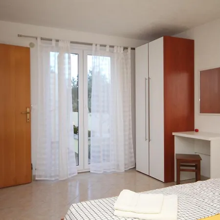 Family Friendly With A Swimming Pool Okrug Gornji, Ciovo - 10401 * Trogir